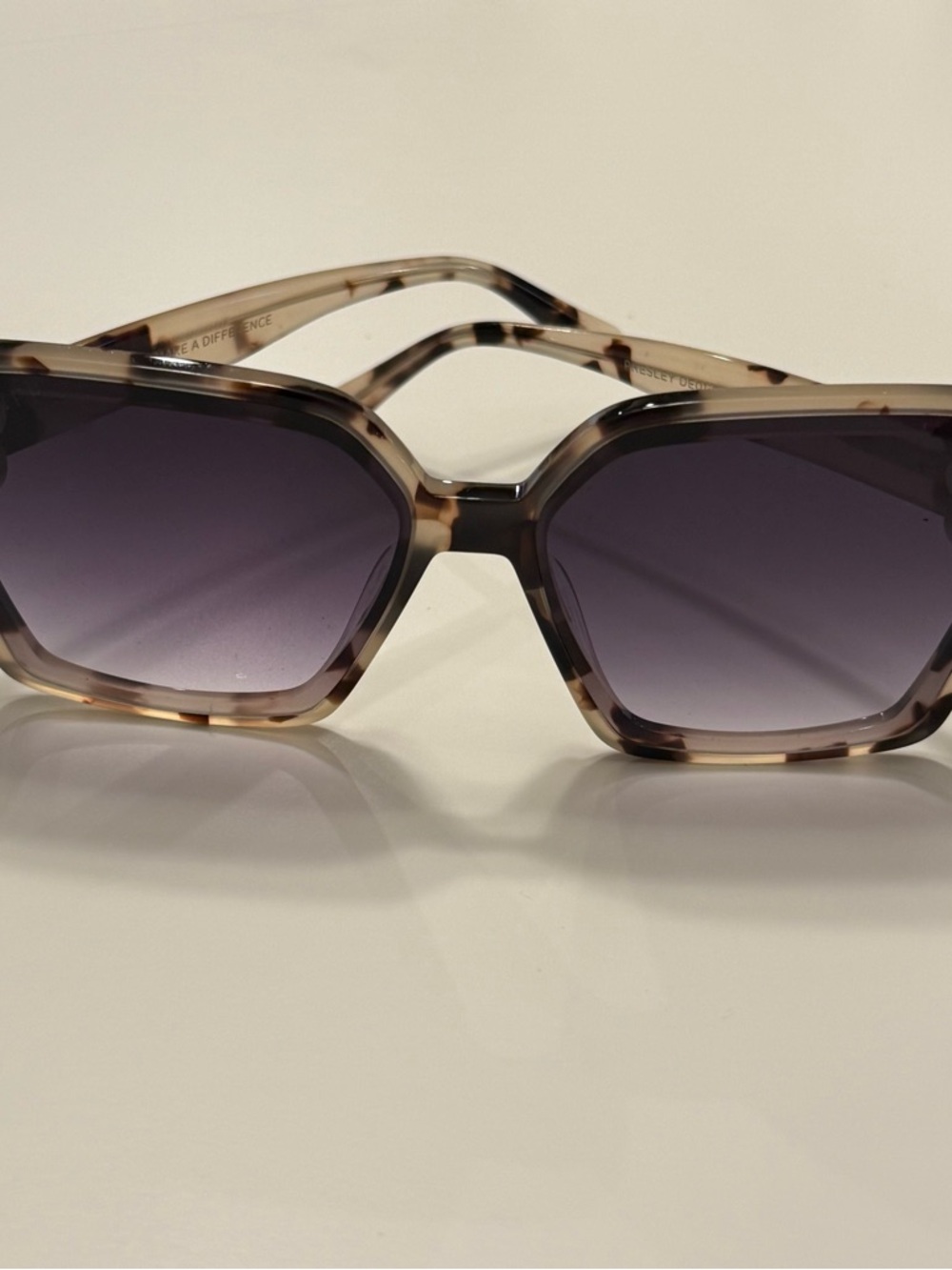 DIFF Eyewear - Presley in Cream Tortoise + Grey Gradient Sunglasses